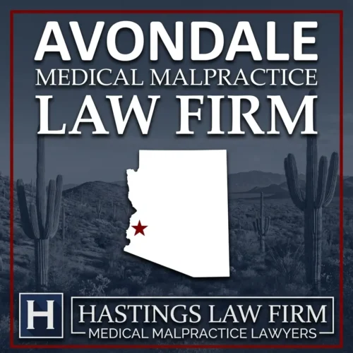 Los mejores abogados especializados en negligencia médica en Avondale, Arizona Una vista panorámica de Avondale, Arizona, tal y como la ven los abogados locales especializados en negligencia médica. Una estrella roja señala el lugar donde residen los pacientes lesionados. El logotipo de Hastings Law Firm aparece en la parte inferior.