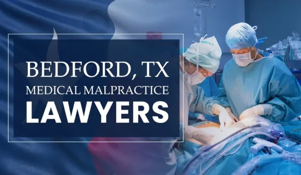 La bandera del Estado de Texas se funde con un entorno sanitario de Bedford en el que se ha producido una negligencia médica, lo que representa la necesidad de que los abogados especializados en negligencias médicas ayuden a los pacientes perjudicados por los profesionales médicos y los centros sanitarios.