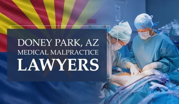 La bandera del estado de Arizona se integra en un entorno sanitario de Doney Park donde se ha producido un caso de negligencia médica, lo que ilustra la necesidad de contar con abogados especializados en negligencia médica para ayudar a los pacientes que han sufrido daños a manos de profesionales médicos y centros de salud.