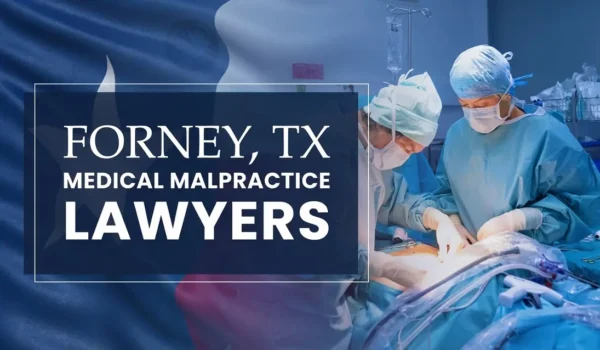 La bandera del Estado de Texas se mezcla con un entorno sanitario de Forney en el que se ha producido una negligencia médica, lo que representa la necesidad de que los abogados especializados en negligencias médicas ayuden a los pacientes perjudicados por los profesionales médicos y los centros sanitarios.
