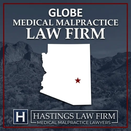 Los mejores abogados especializados en negligencia médica en Globe, Arizona Una imagen panorámica de Globe, Arizona. Una estrella roja señala el lugar donde los abogados locales especializados en negligencia médica han ayudado a pacientes lesionados. El logotipo de Hastings Law Firm aparece en la parte inferior.