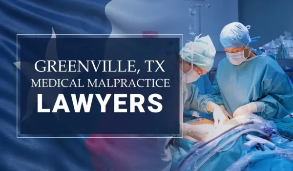 La bandera del Estado de Texas se mezcla con un entorno sanitario de Greenville en el que se ha producido una negligencia médica, lo que representa la necesidad de que los abogados especializados en negligencias médicas ayuden a los pacientes perjudicados por los profesionales médicos y los centros sanitarios.