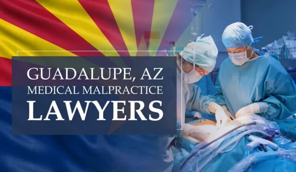 La bandera del estado de Arizona se integra en un entorno sanitario de Guadalupe donde se ha producido un caso de negligencia médica, lo que ilustra la necesidad de contar con abogados especializados en negligencia médica para ayudar a los pacientes que han sufrido daños a manos de profesionales médicos y centros de salud.