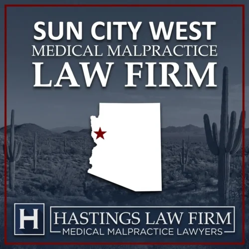 Los mejores abogados especializados en negligencia médica en Sun City West, Arizona Una vista panorámica de Sun City West, Arizona. Una estrella roja señala el lugar donde los abogados locales especializados en negligencia médica han ayudado a pacientes lesionados. El logotipo de Hastings Law Firm aparece en la parte inferior.