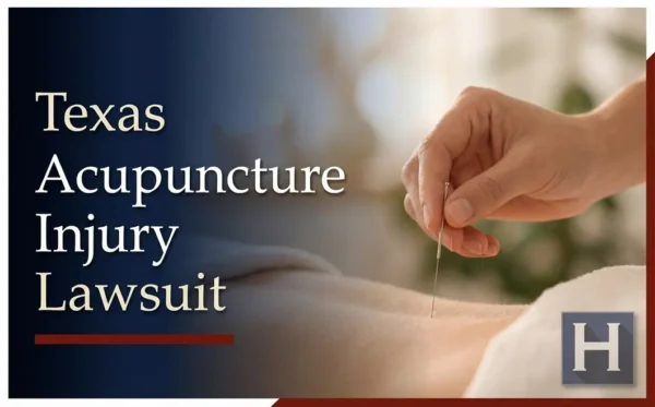 Una mano inserta con cuidado una aguja de acupuntura en la espalda de un paciente en un entorno clínico, lo que ilustra una posible lesión por acupuntura Texas para un abogado.